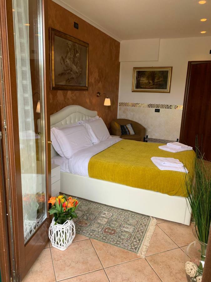 B&B Garda 4U 代森扎诺-德尔加达 外观 照片